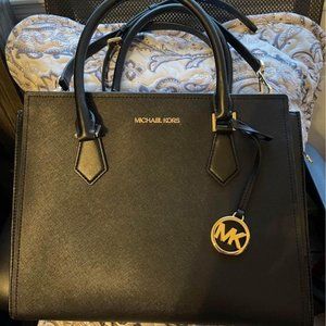 MK PURSE